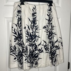 Black and white flowy fit skirt